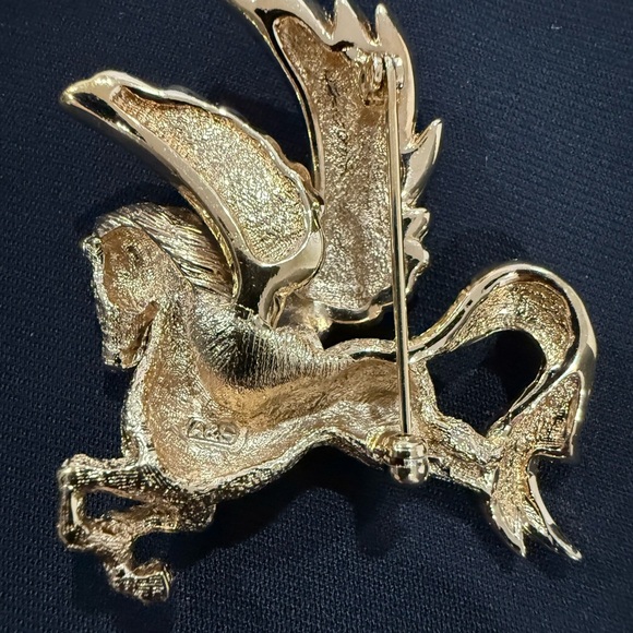 Attwood & Sawyer Pegasus Golden Guilloche Enamel Horse Brooch - Picture 7 of 9